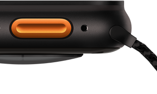 Apple Watch Ultra 3, finition noire, boîtier en titane, capteur convexe au dos, côté gauche, haut-parleur/aération, bouton Action, micro